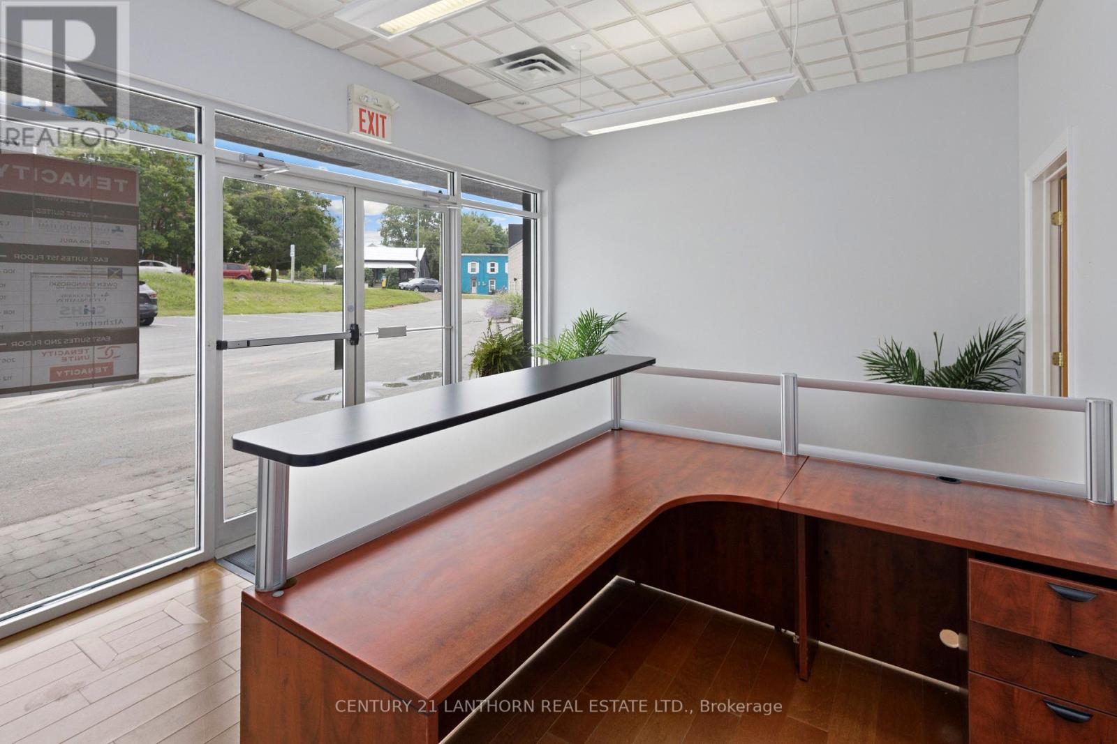 204 - 35 Bridge Street, Prince Edward County, Ontario  K0K 2T0 - Photo 4 - X12737860