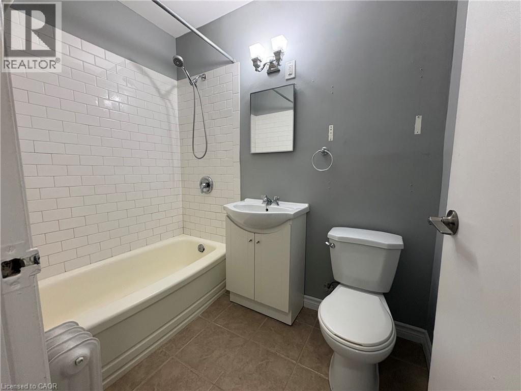 1797 Main Street W Unit# 18, Hamilton, Ontario  L8S 1H6 - Photo 12 - 40868618