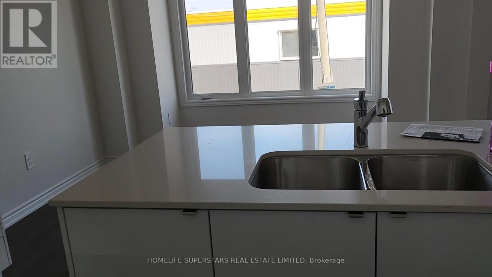 1499 Kitchen Court N, Milton, Ontario  L9E 1Y8 - Photo 4 - W13825820
