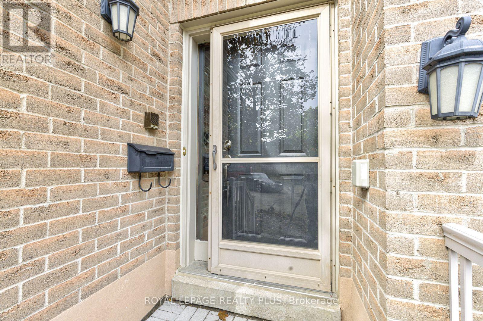 3 - 5490 Glen Erin Drive, Mississauga, Ontario  L5M 5R4 - Photo 2 - W13853644
