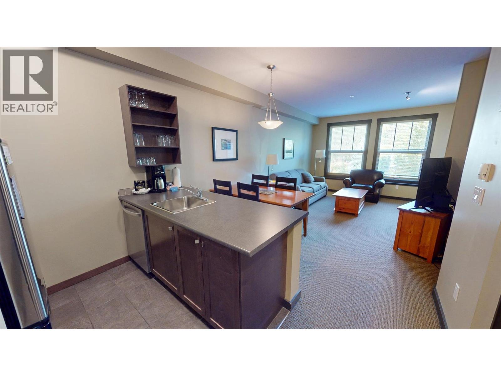 2064 Summit Drive Unit# 106
