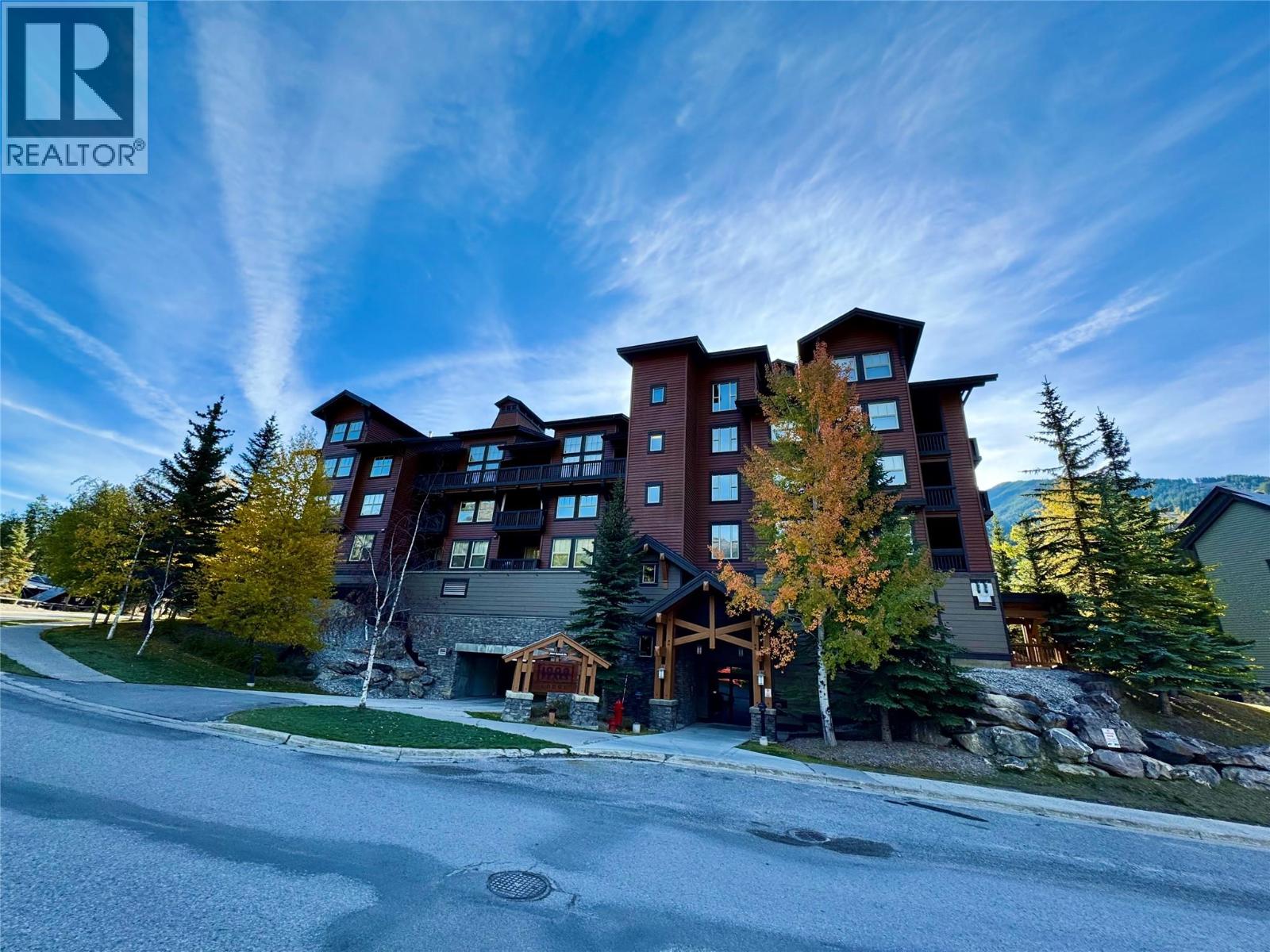 2064 Summit Drive Unit# 106