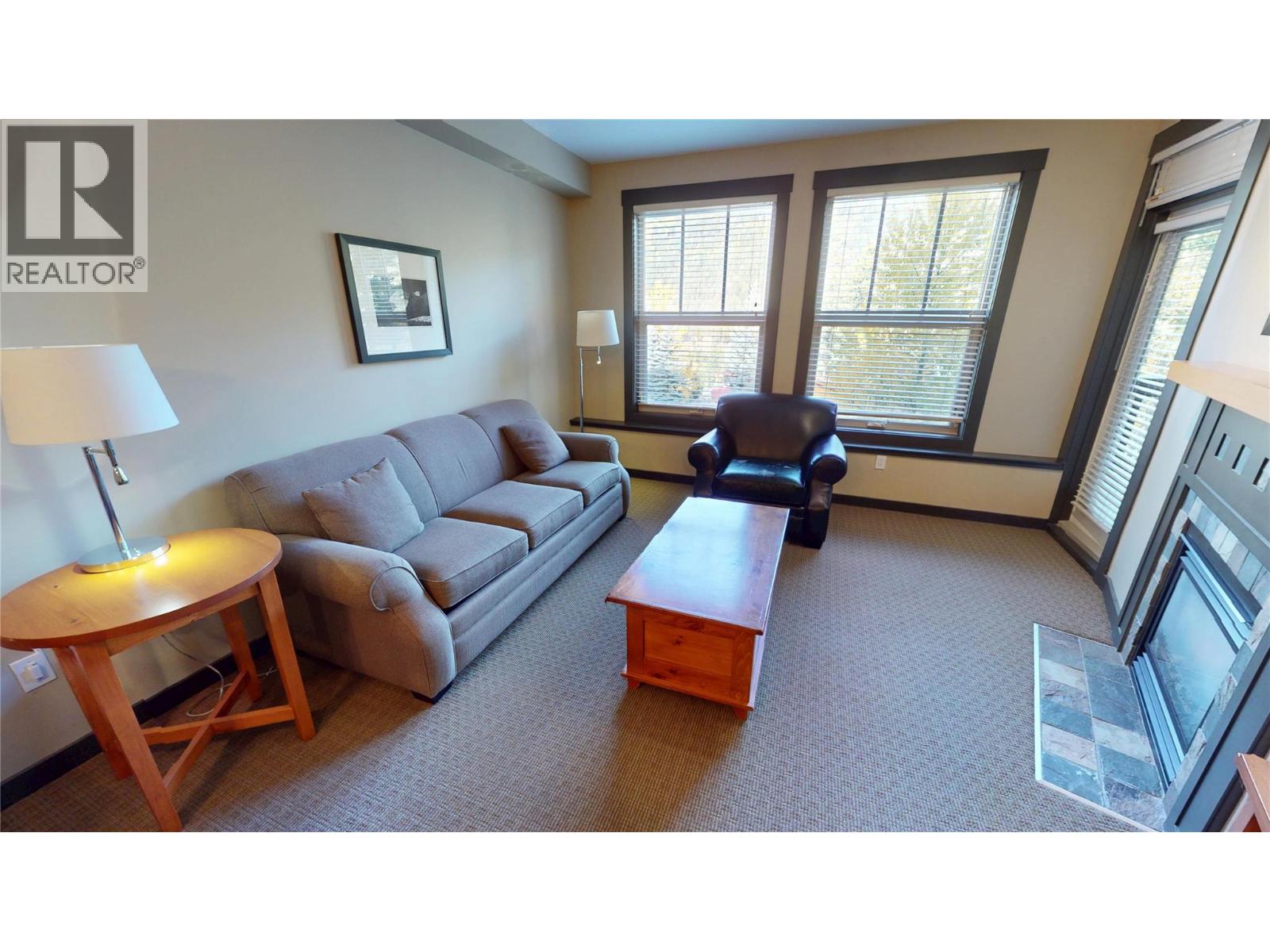 2064 Summit Drive Unit# 106