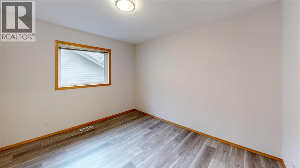 7 Mt Alderson Place W
