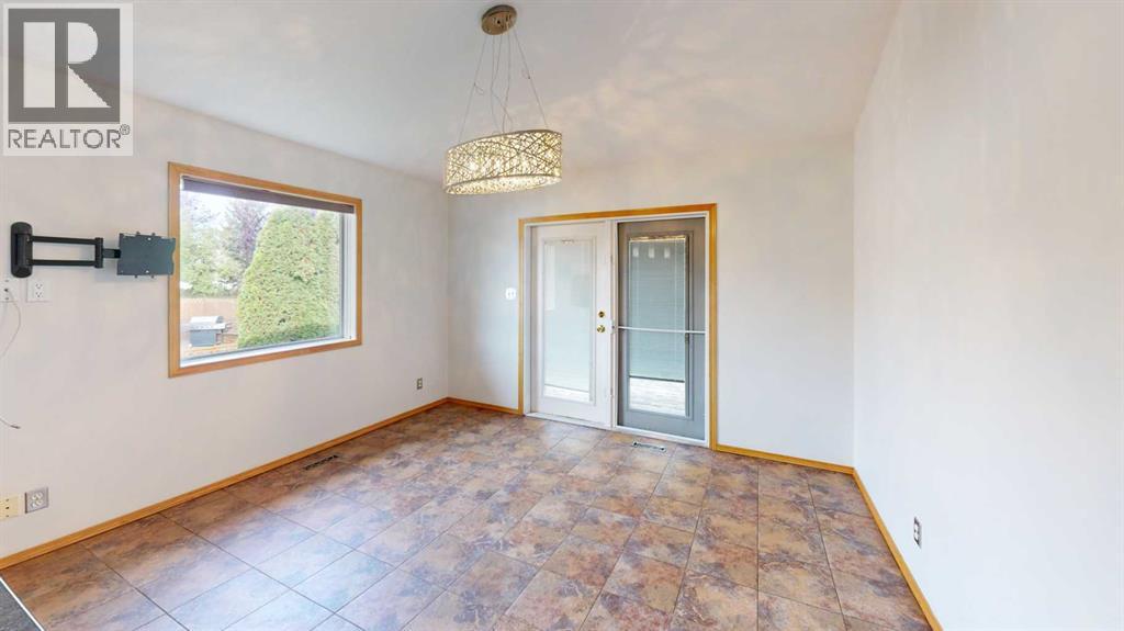 7 Mt Alderson Place W