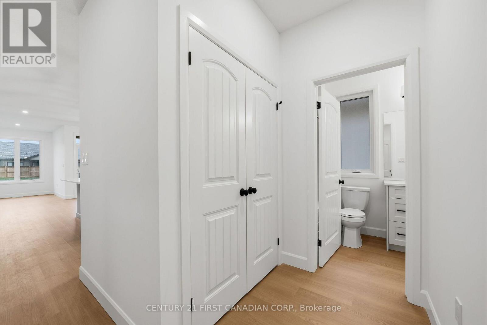 78 Queen Street, North Middlesex, Ontario  N0M 1A0 - Photo 10 - X13857154