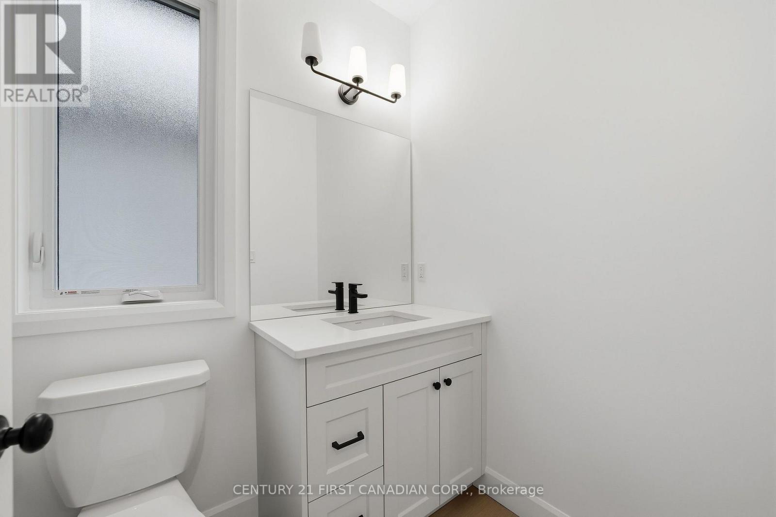 78 Queen Street, North Middlesex, Ontario  N0M 1A0 - Photo 11 - X13857154
