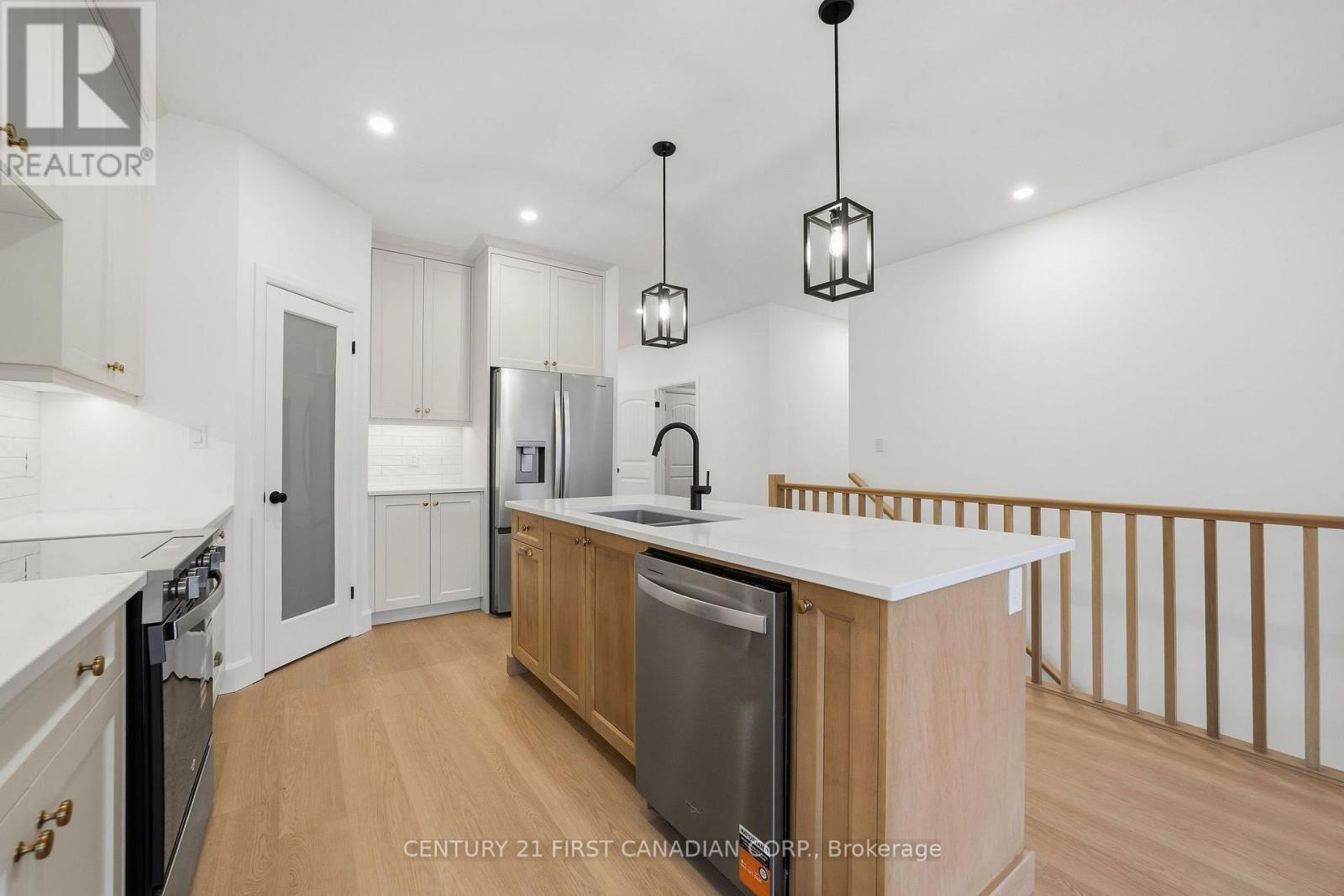 78 Queen Street, North Middlesex, Ontario  N0M 1A0 - Photo 16 - X13857154