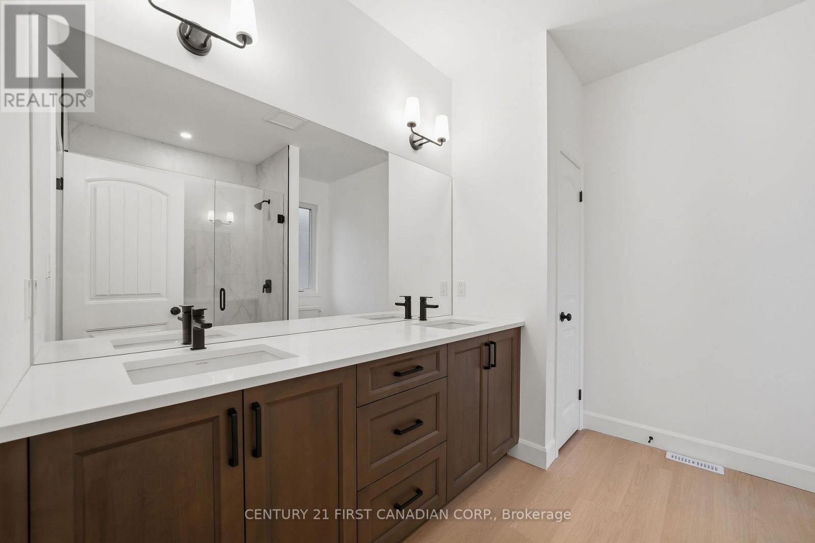 78 Queen Street, North Middlesex, Ontario  N0M 1A0 - Photo 24 - X13857154