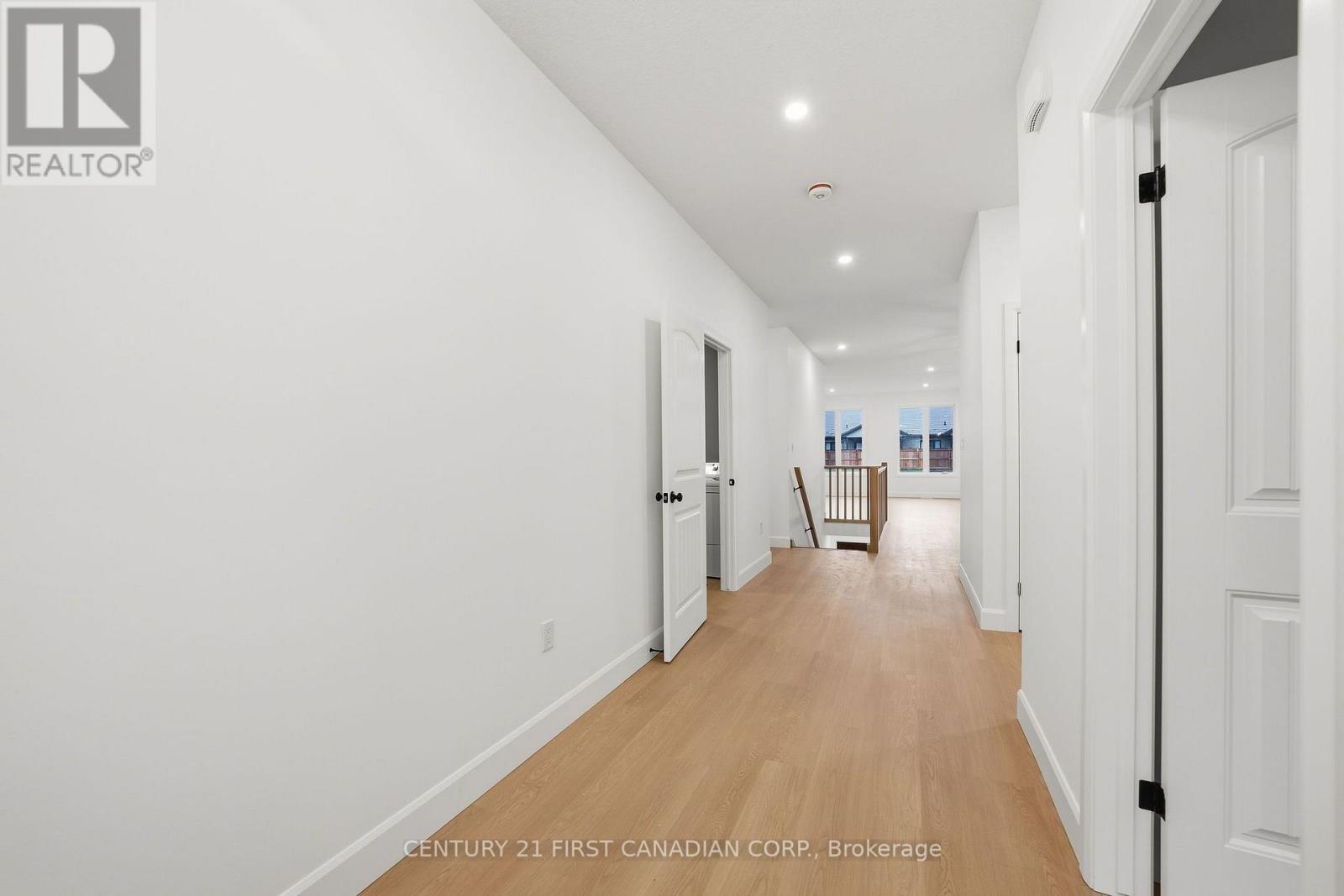 78 Queen Street, North Middlesex, Ontario  N0M 1A0 - Photo 6 - X13857154