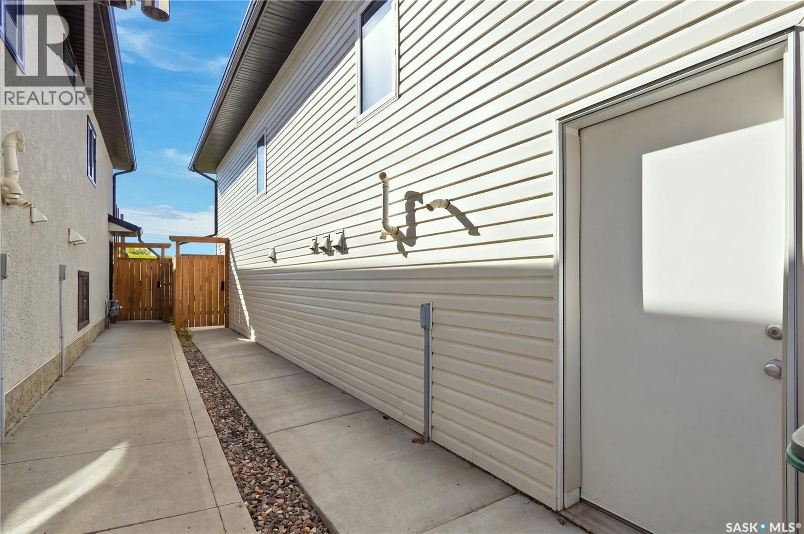 310 Burgess Crescent, Saskatoon, Saskatchewan  S7V 0S3 - Photo 45 - SK050141