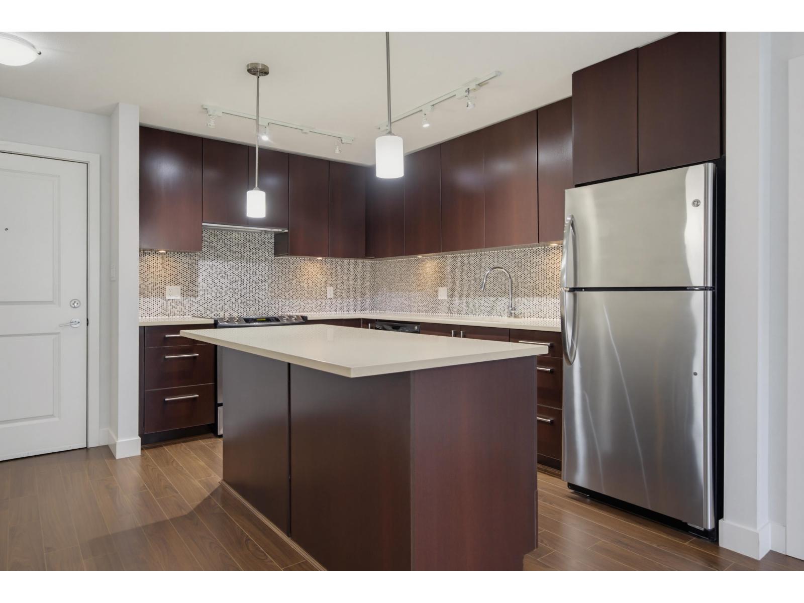 317 15745 Croydon Drive, Surrey, British Columbia  V3S 2L5 - Photo 3 - R3171071