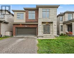 213 QUARTER HORSE STREET, Ottawa, Ontario