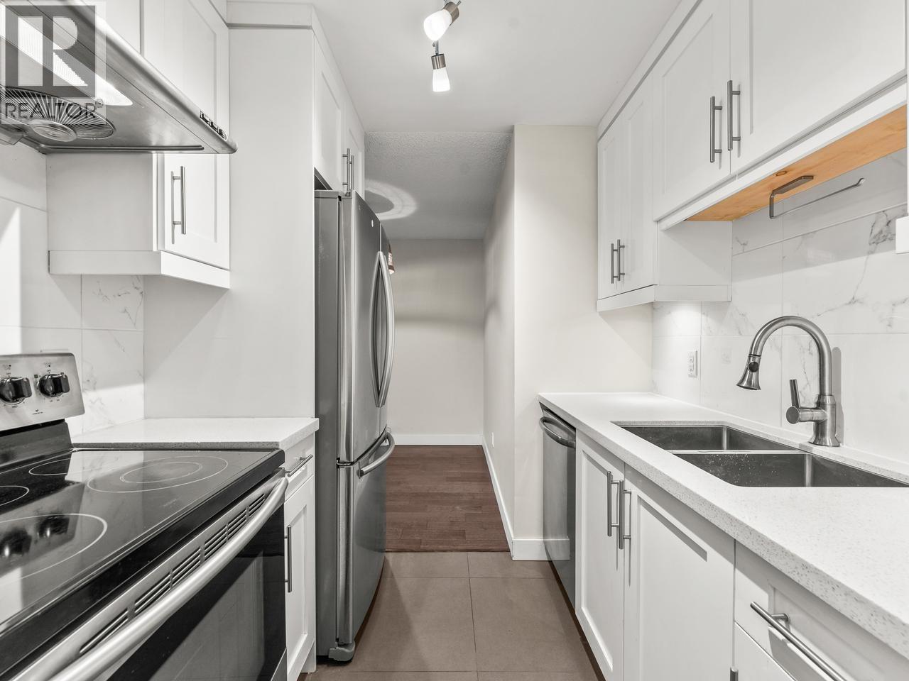 203 1611 E 3RD AVENUE, Vancouver, British Columbia