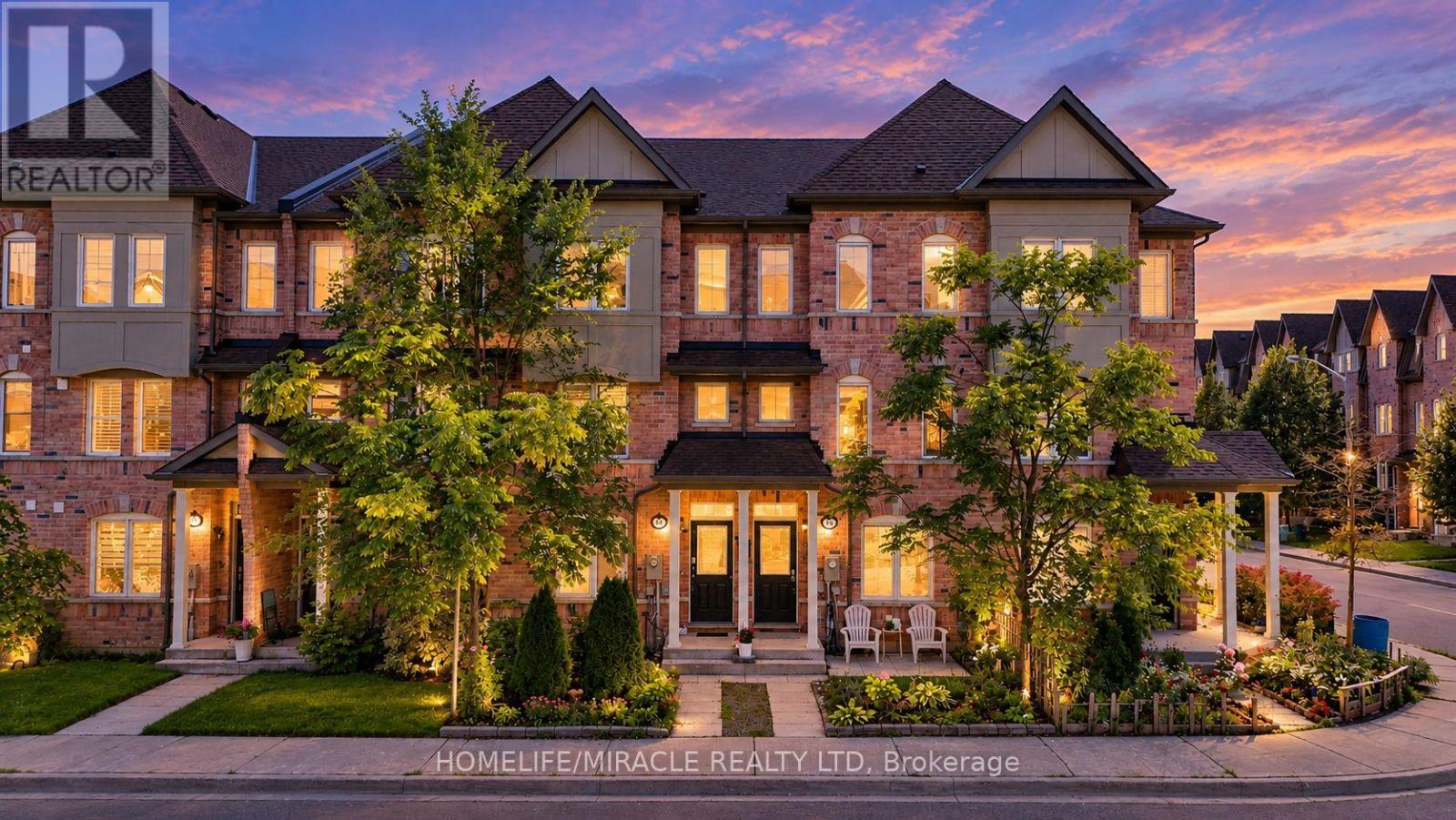 3 De Jong Street, Toronto, Ontario  M1P 0C1 - Photo 1 - E13857120