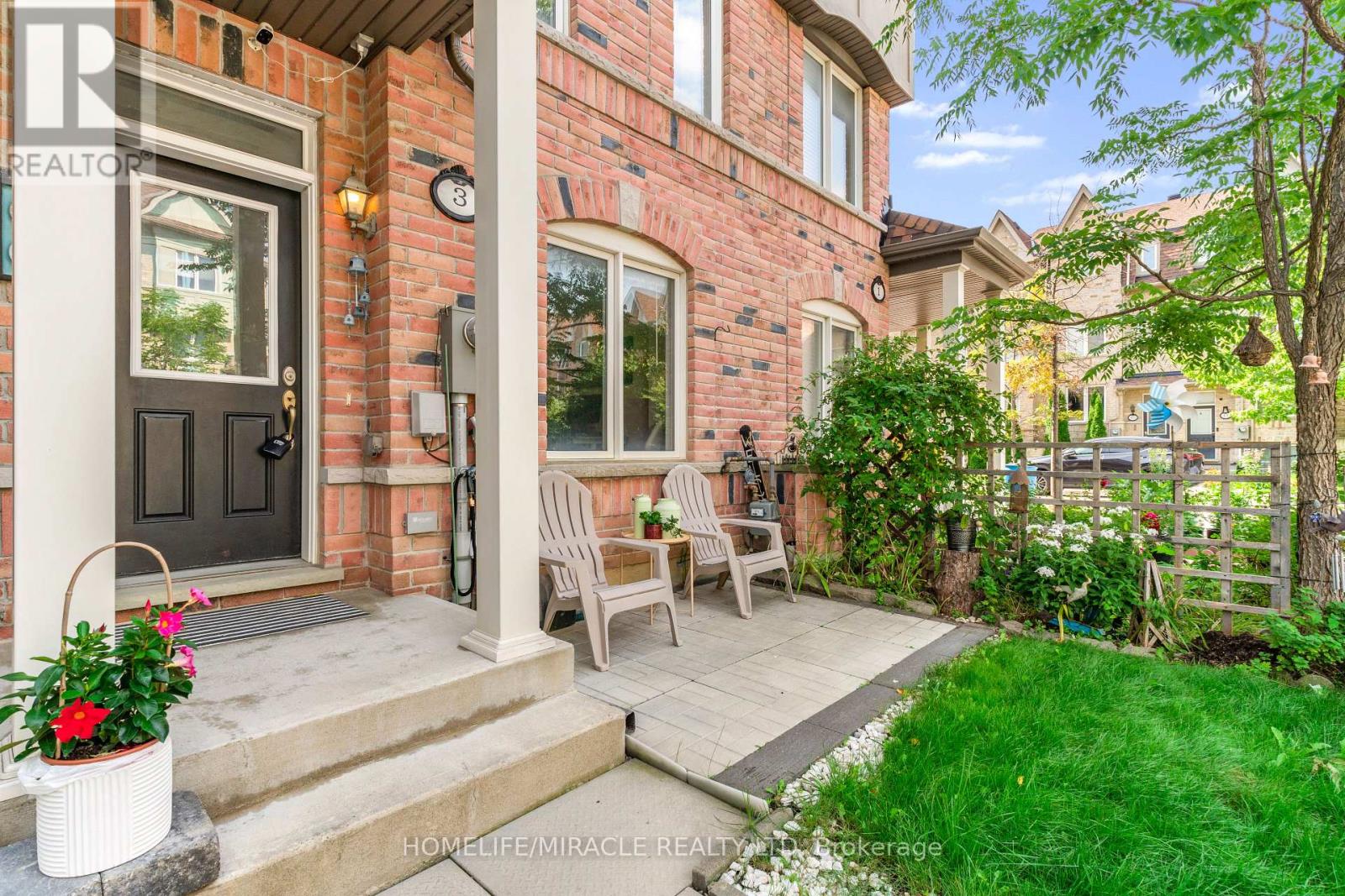 3 De Jong Street, Toronto, Ontario  M1P 0C1 - Photo 3 - E13857120
