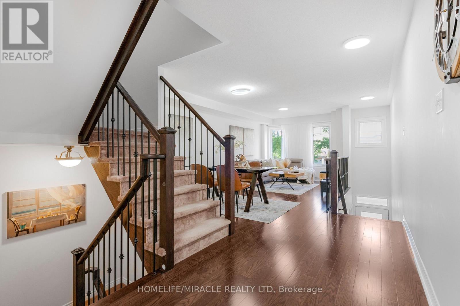 3 De Jong Street, Toronto, Ontario  M1P 0C1 - Photo 5 - E13857120