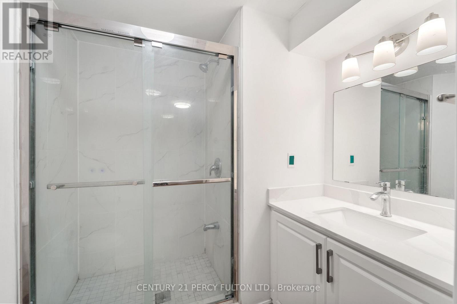 35 Weldon Street, Whitby, Ontario  L1R 2T5 - Photo 12 - E13857134