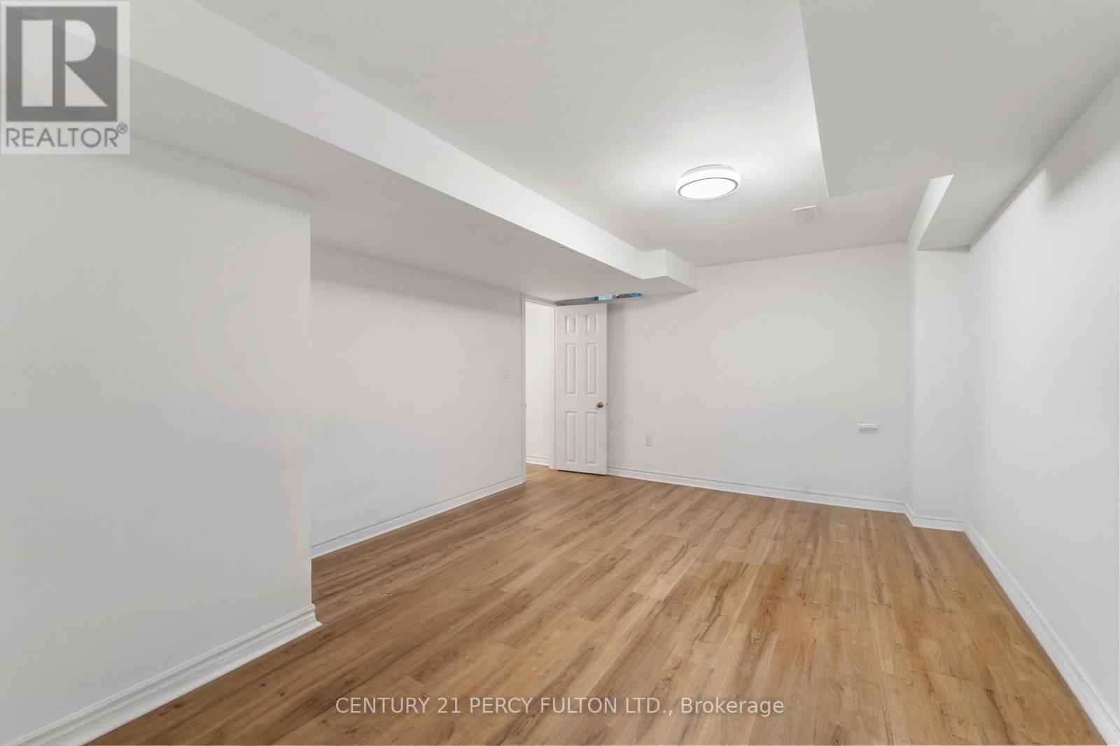 35 Weldon Street, Whitby, Ontario  L1R 2T5 - Photo 14 - E13857134