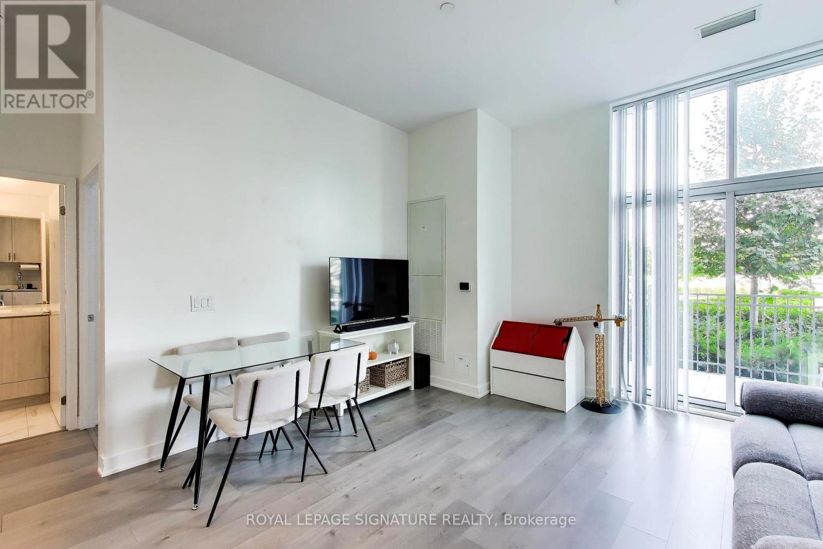105 - 60 Honeycrisp Crescent, Vaughan, Ontario  L4K 0N5 - Photo 4 - N13857146