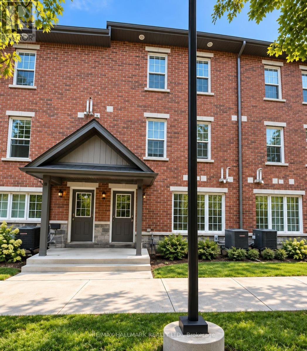 10 - 242 Penetanguishene Road, Barrie, Ontario  L4M 7C2 - Photo 1 - S13857138