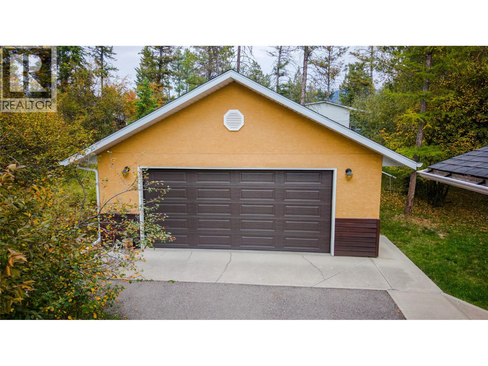 7250 Lloyd Road, Jaffray, British Columbia  V0B 1T0 - Photo 2 - 10402075