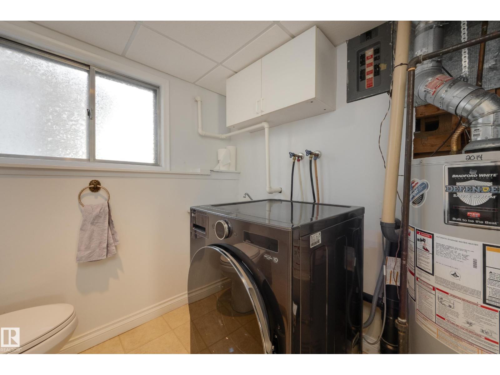 15216 86 AV NW