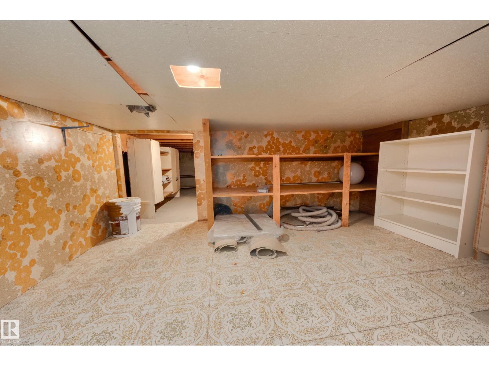 15216 86 AV NW