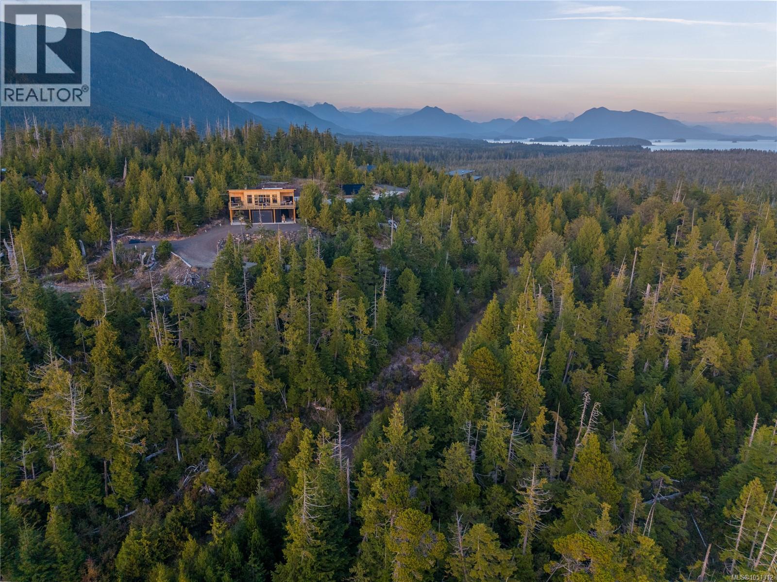 1071 Uplands Close, Ucluelet, British Columbia V0R 3A0 - Photo 2 - 1051312
