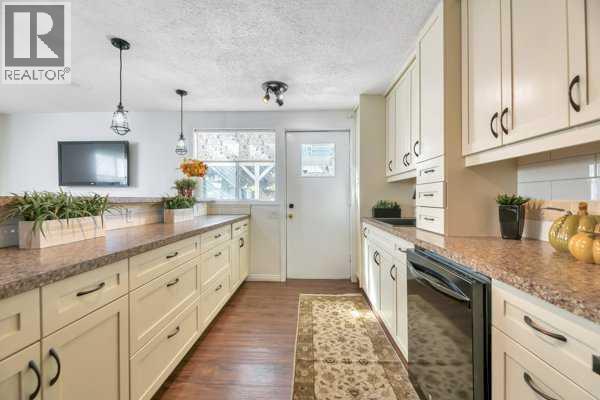 3103a 38 Street SW, Calgary, Alberta  T3E 3G4 - Photo 9 - A2349374