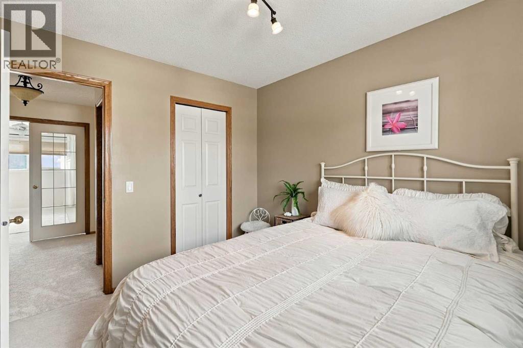 21 Mt Robson Close SE, Calgary, Alberta  T2Z 2B8 - Photo 31 - A2349441