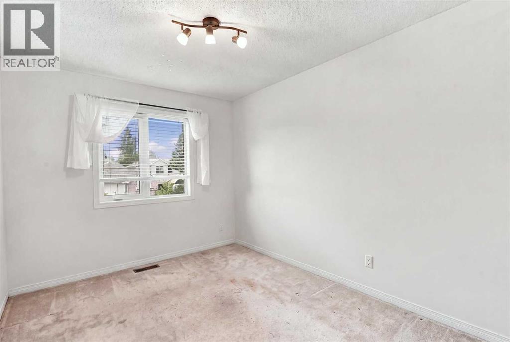21 Mt Robson Close SE, Calgary, Alberta  T2Z 2B8 - Photo 33 - A2349441