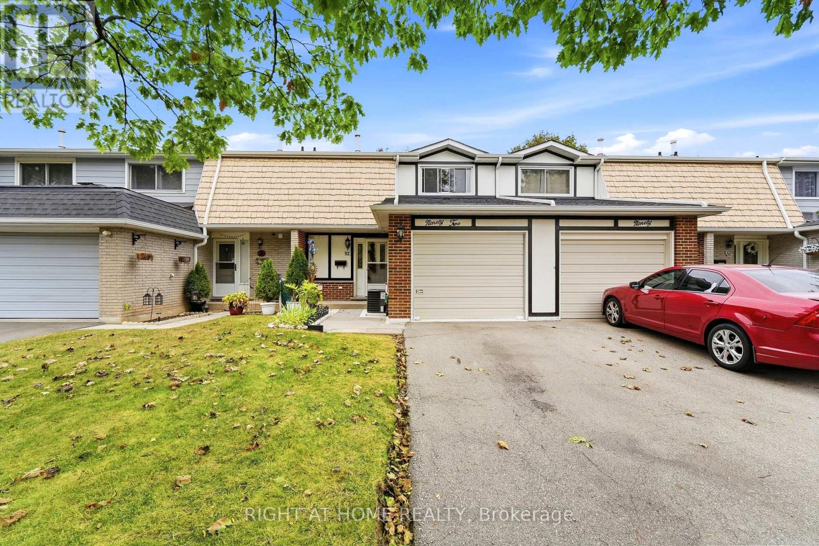 92 - 92 St Andrews Drive, Hamilton, Ontario  L8K 6H4 - Photo 2 - X13857162