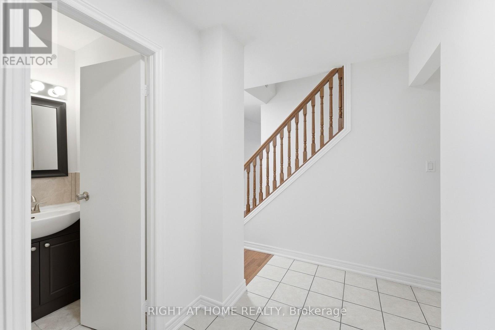 92 - 92 St Andrews Drive, Hamilton, Ontario  L8K 6H4 - Photo 3 - X13857162