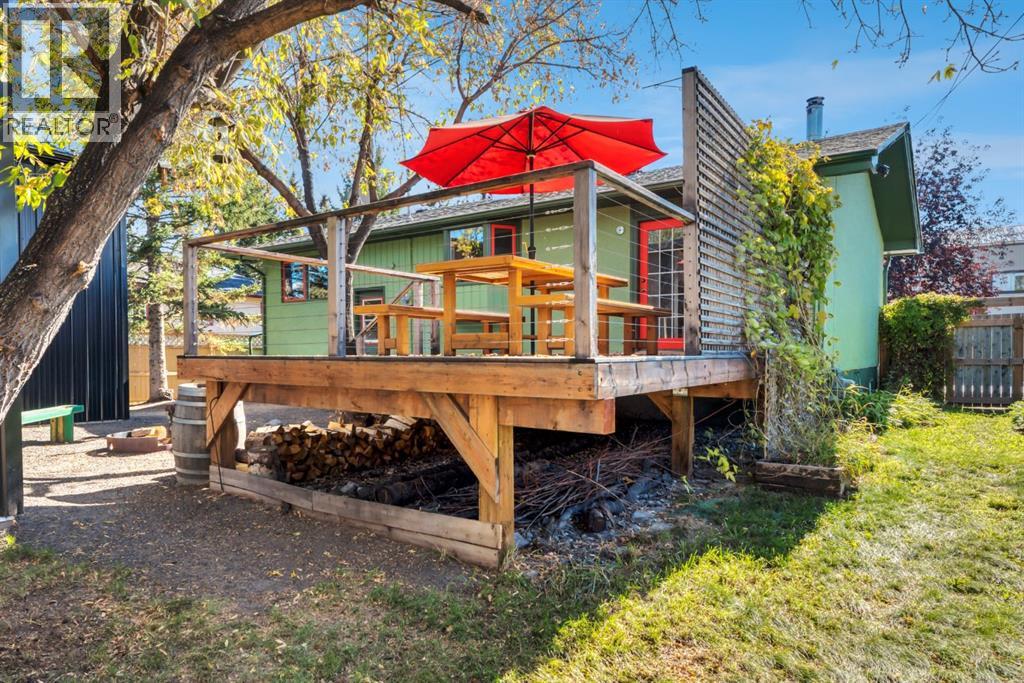 104 1 Avenue NE