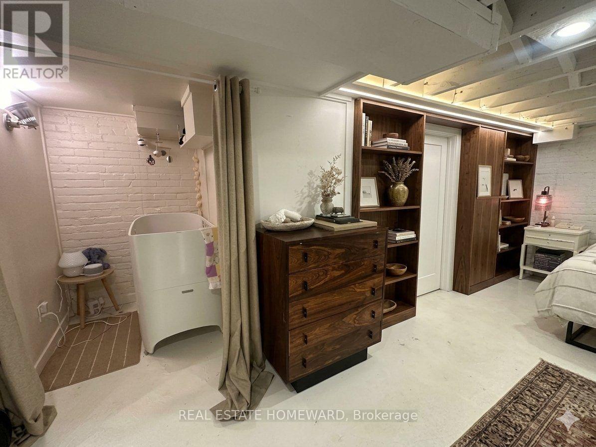 250 Rushton Road, Toronto, Ontario  M6G 3J5 - Photo 25 - C13855776
