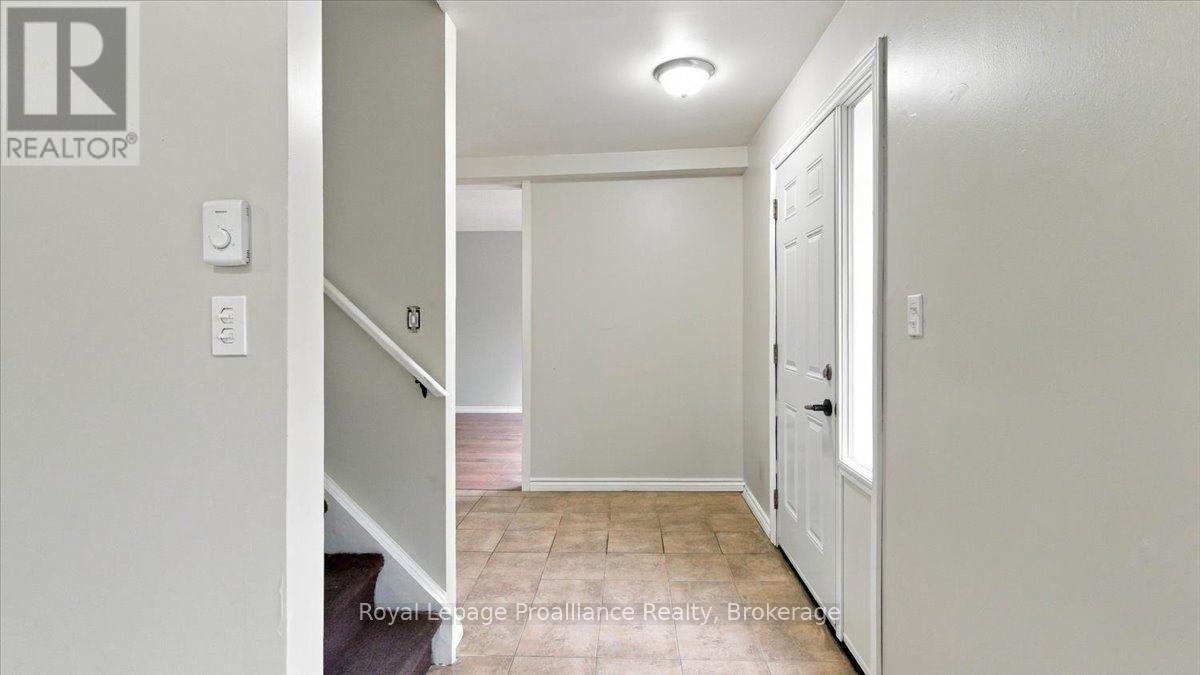 3 - 11 Tracey Park Drive, Belleville (Belleville Ward), Ontario  K8P 4R4 - Photo 14 - X13857198