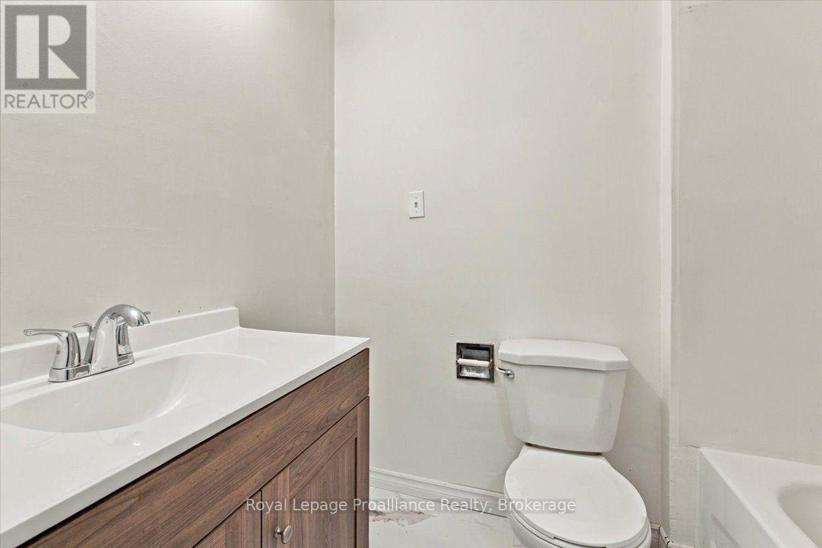 3 - 11 Tracey Park Drive, Belleville (Belleville Ward), Ontario  K8P 4R4 - Photo 24 - X13857198