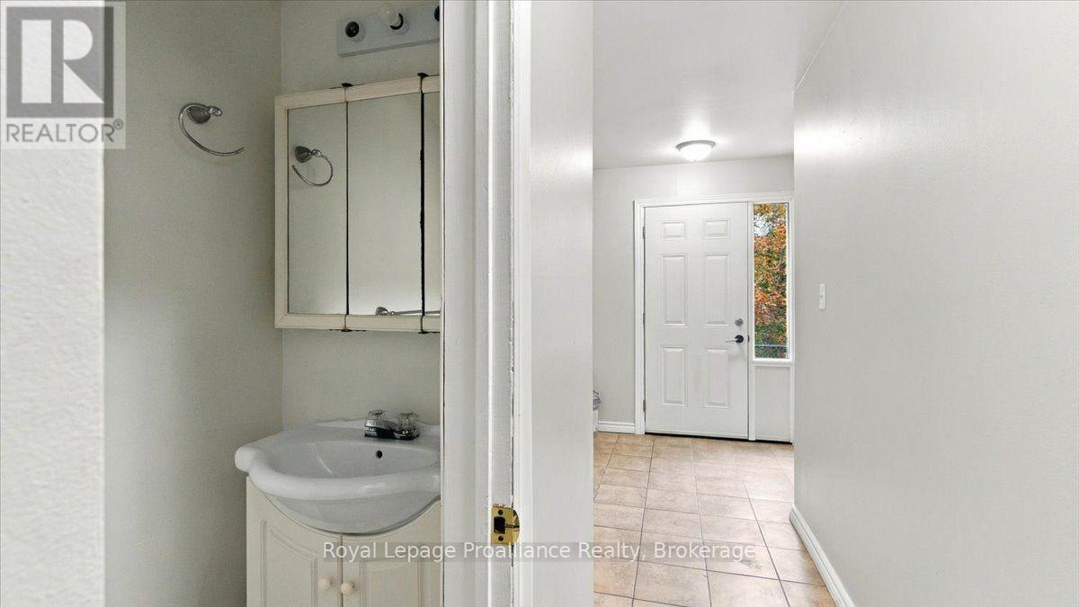 3 - 11 Tracey Park Drive, Belleville (Belleville Ward), Ontario  K8P 4R4 - Photo 26 - X13857198