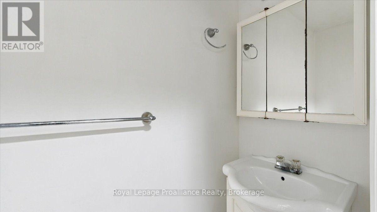 3 - 11 Tracey Park Drive, Belleville (Belleville Ward), Ontario  K8P 4R4 - Photo 27 - X13857198