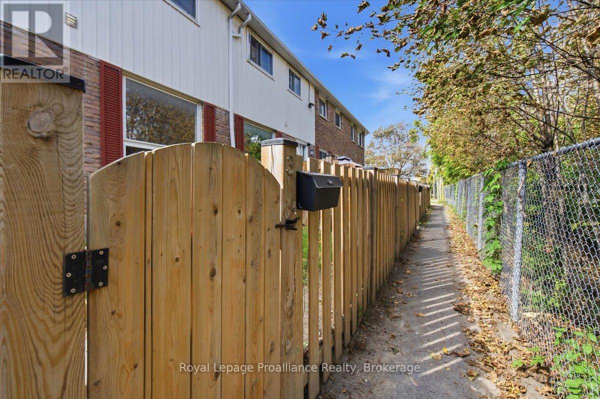 3 - 11 Tracey Park Drive, Belleville (Belleville Ward), Ontario  K8P 4R4 - Photo 33 - X13857198