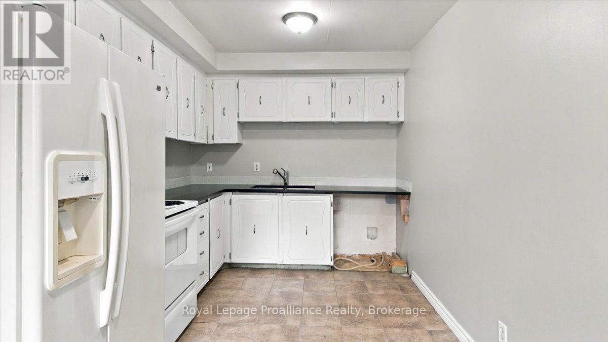 3 - 11 Tracey Park Drive, Belleville (Belleville Ward), Ontario  K8P 4R4 - Photo 6 - X13857198