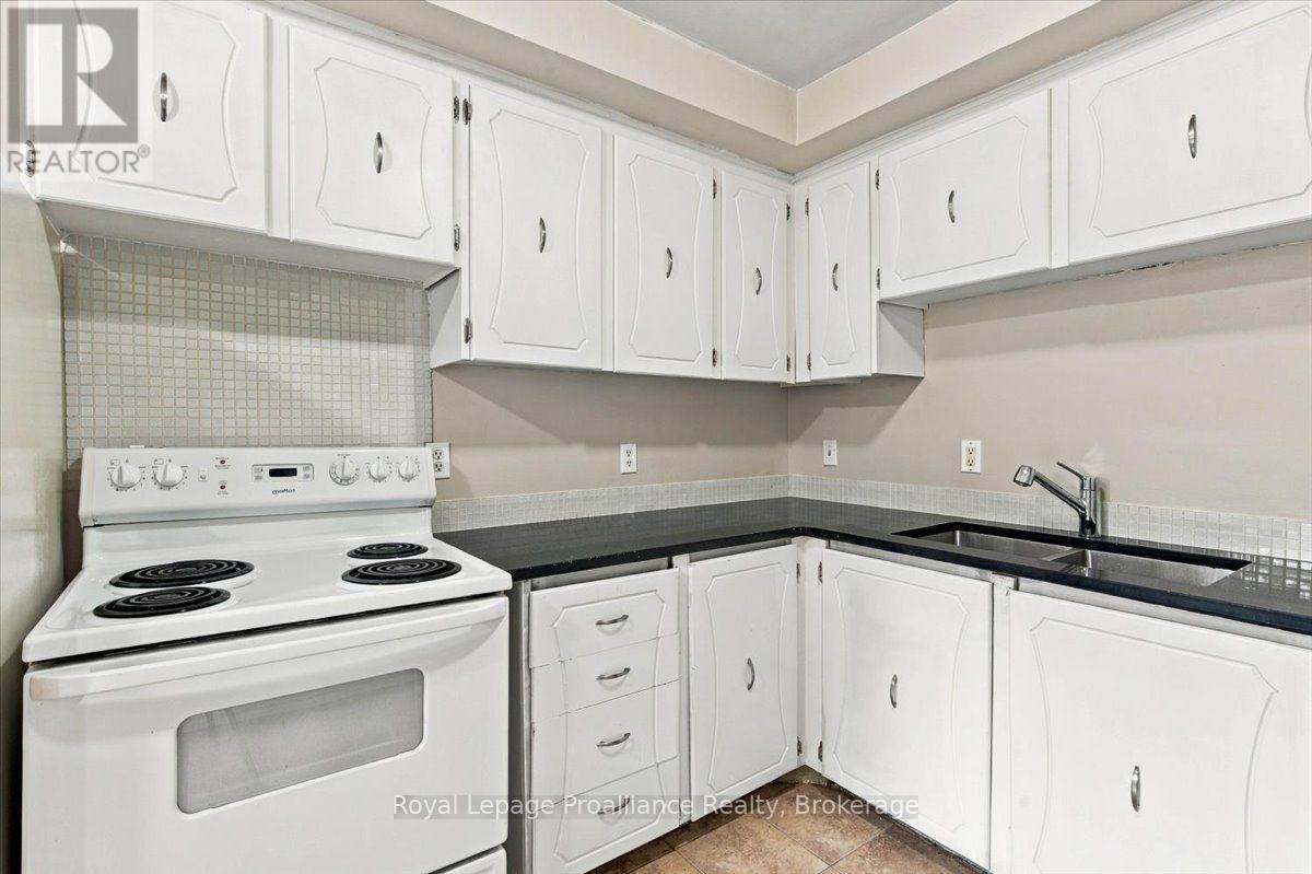 3 - 11 Tracey Park Drive, Belleville (Belleville Ward), Ontario  K8P 4R4 - Photo 7 - X13857198