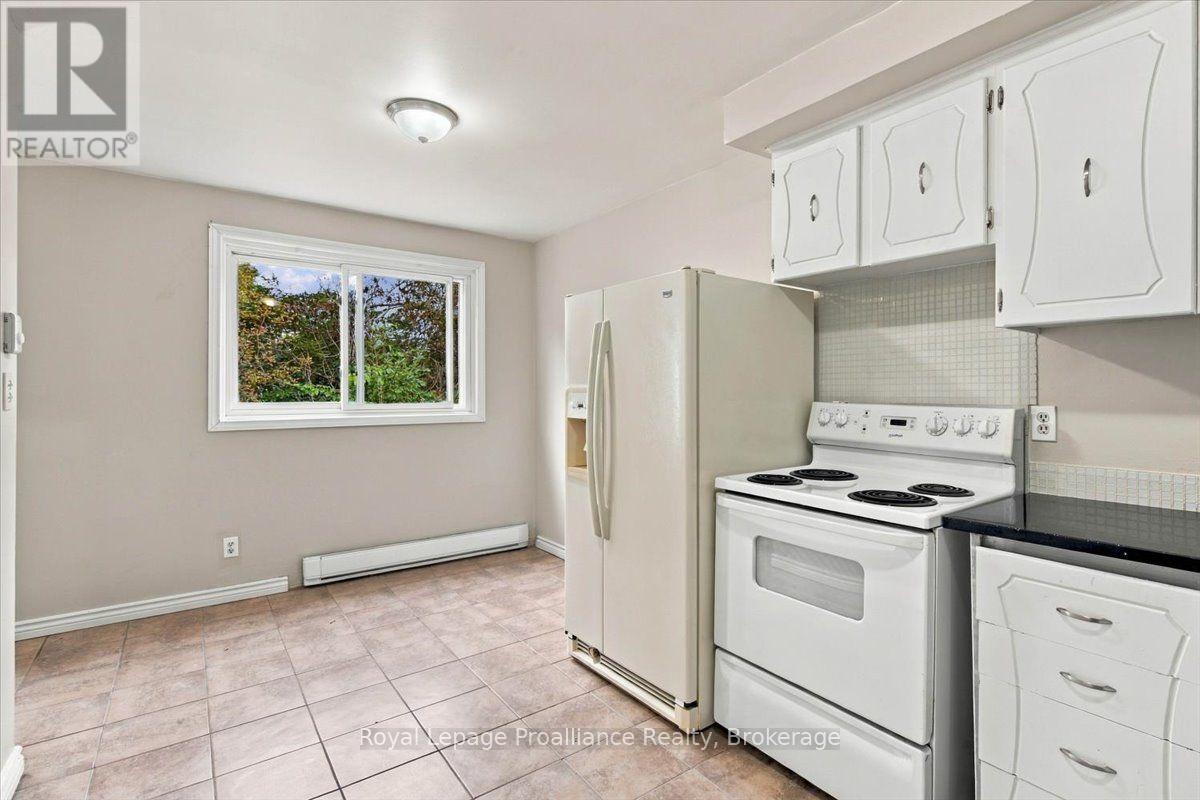 3 - 11 Tracey Park Drive, Belleville (Belleville Ward), Ontario  K8P 4R4 - Photo 8 - X13857198
