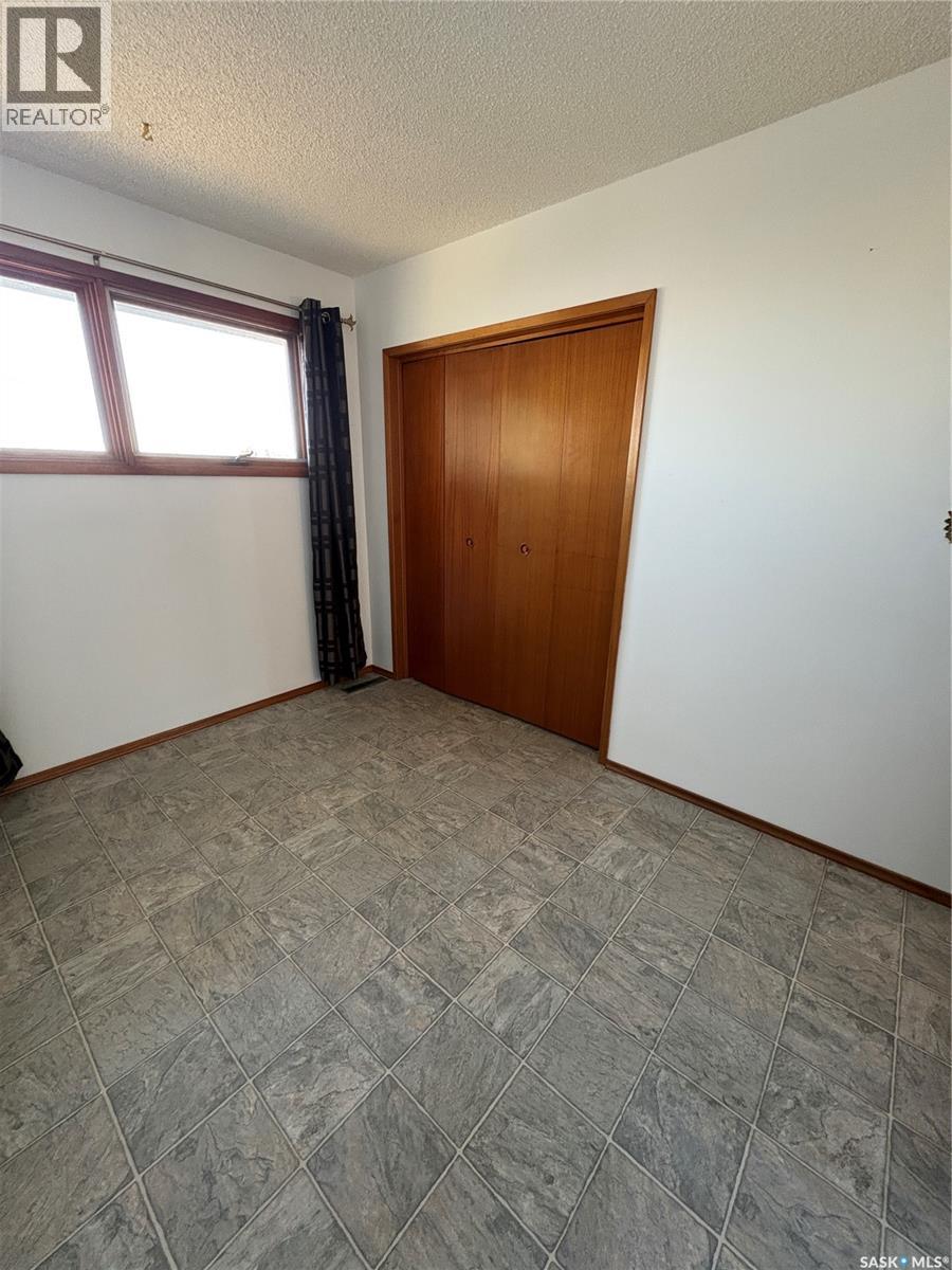 306 2nd Street W, Kyle, Saskatchewan  S0L 1T0 - Photo 11 - SK050233