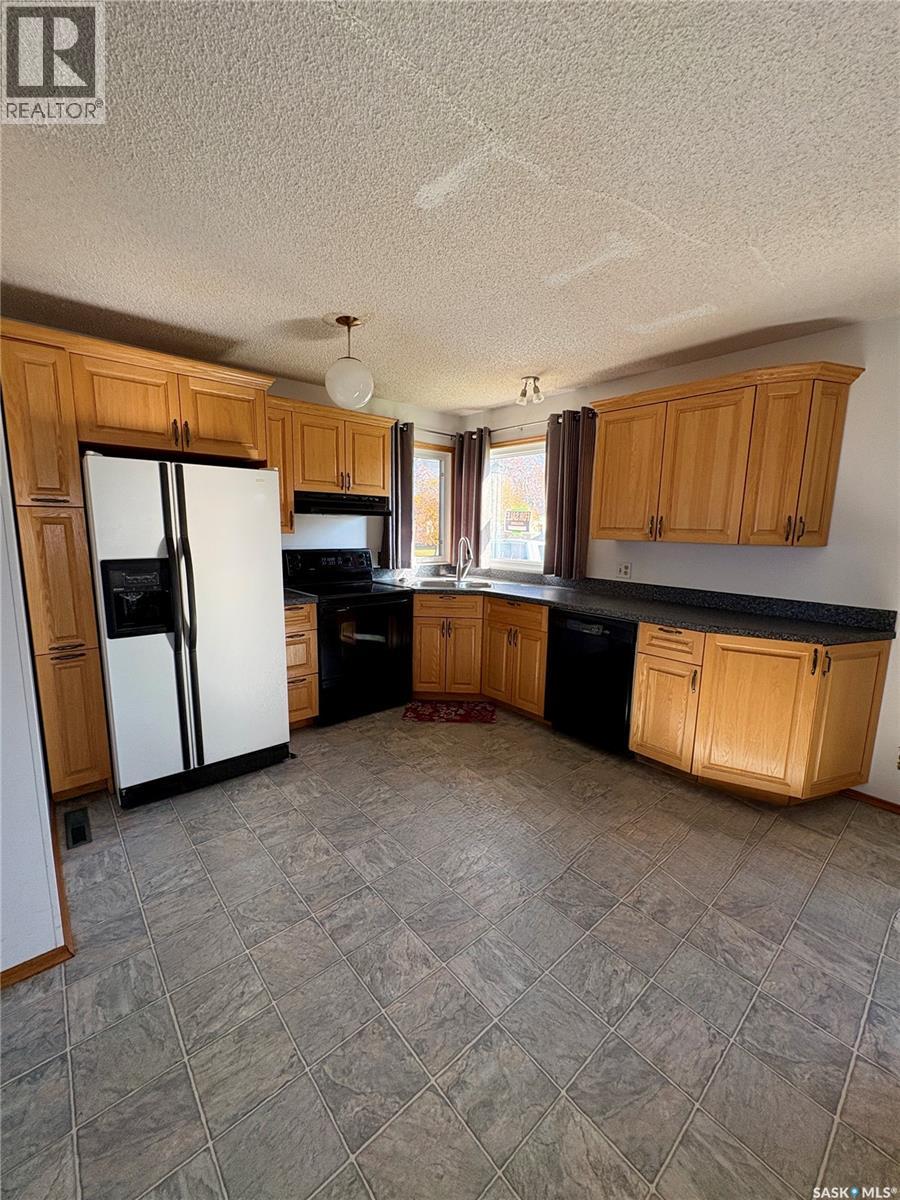 306 2nd Street W, Kyle, Saskatchewan  S0L 1T0 - Photo 4 - SK050233