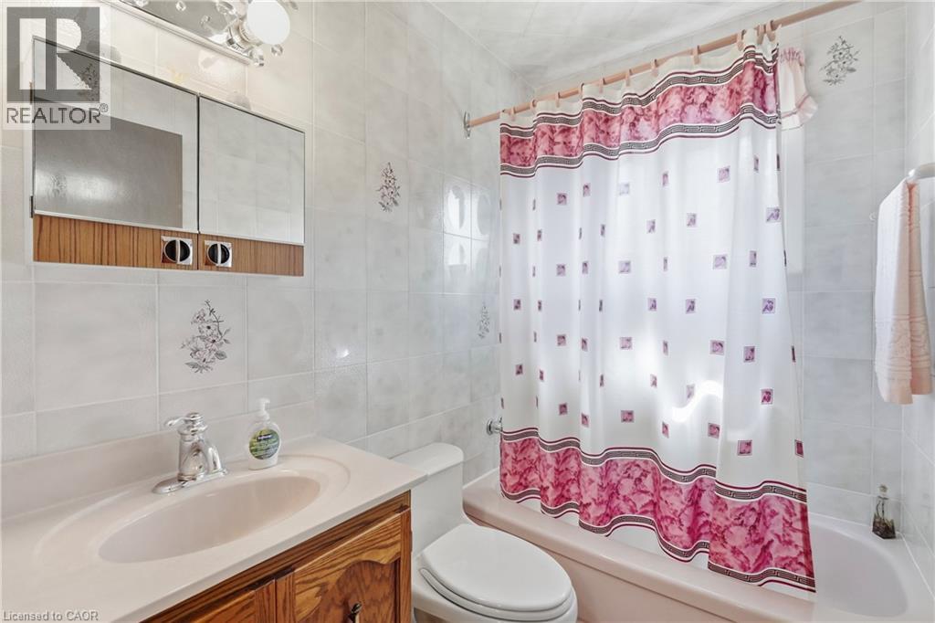 691 Winston Road, Grimsby, Ontario  L3M 4E8 - Photo 12 - 40868404