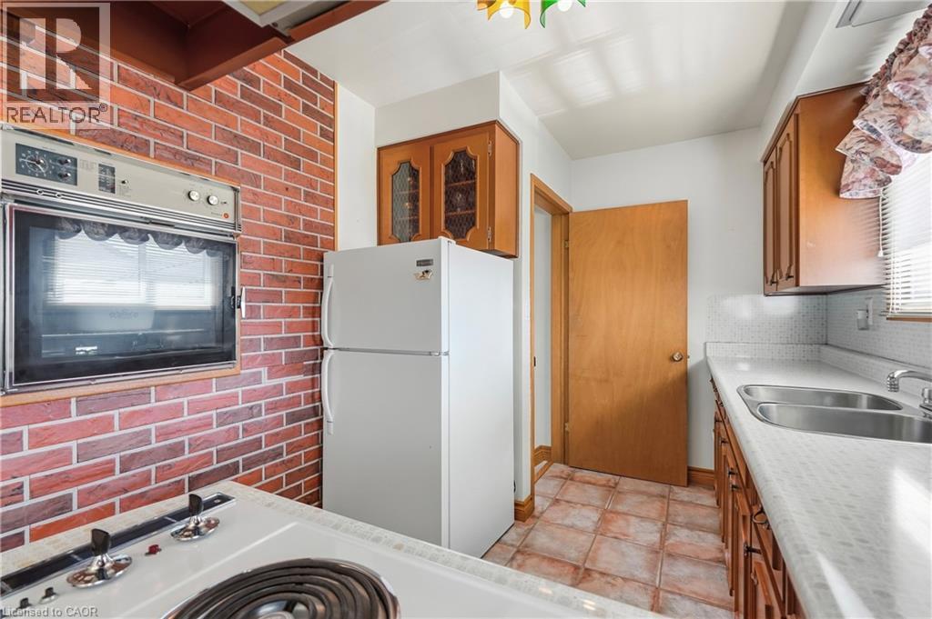 691 Winston Road, Grimsby, Ontario  L3M 4E8 - Photo 23 - 40868404