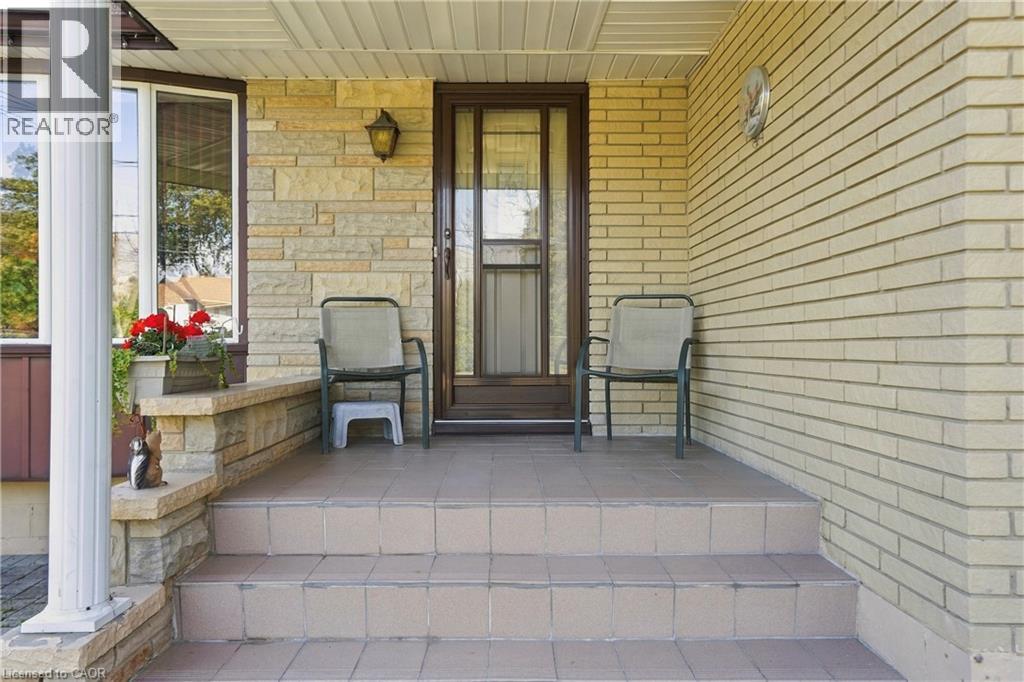 691 Winston Road, Grimsby, Ontario  L3M 4E8 - Photo 6 - 40868404
