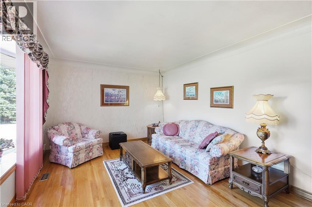 691 Winston Road, Grimsby, Ontario  L3M 4E8 - Photo 9 - 40868404